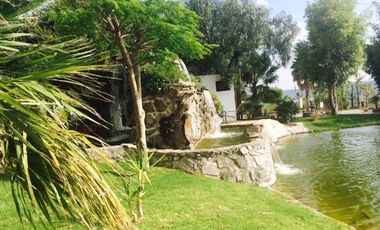 FRACC.VISTA REAL. Vive en contacto con la Naturaleza.   Aire puro, lagos, bosquecillos, 4 grados más fresco que abajo en QRO.,  Club social y deportivo muy completo, Seguridad 24/7.