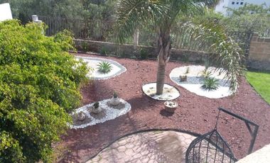 FRACC.VISTA REAL. Vive en contacto con la Naturaleza.   Aire puro, lagos, bosquecillos, 4 grados más fresco que abajo en QRO.,  Club social y deportivo muy completo, Seguridad 24/7.