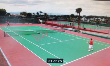 FRACC.VISTA REAL. Vive en contacto con la Naturaleza.   Aire puro, lagos, bosquecillos, 4 grados más fresco que abajo en QRO.,  Club social y deportivo muy completo, Seguridad 24/7.
