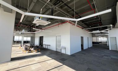 OFICINA ACONDIONADA UN PISO EN RENTA 452 M2 TORRE OMEGA CENTRO MAYOR ZAVALETA