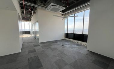 OFICINA ACONDIONADA UN PISO EN RENTA 452 M2 TORRE OMEGA CENTRO MAYOR ZAVALETA