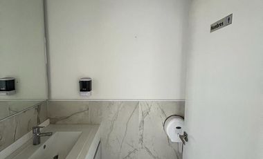 OFICINA ACONDIONADA UN PISO EN RENTA 452 M2 TORRE OMEGA CENTRO MAYOR ZAVALETA