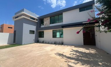 AMPLIA CASA PARA ENTREGA INMEDIATA EN SAN DIEGO CUTZ AL NORTE DE MÉRIDA
