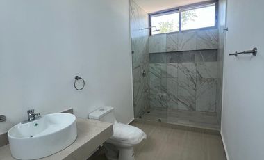 AMPLIA CASA PARA ENTREGA INMEDIATA EN SAN DIEGO CUTZ AL NORTE DE MÉRIDA