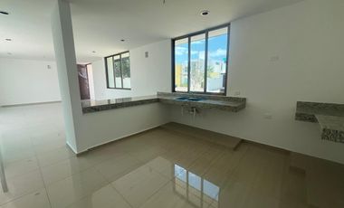 AMPLIA CASA PARA ENTREGA INMEDIATA EN SAN DIEGO CUTZ AL NORTE DE MÉRIDA