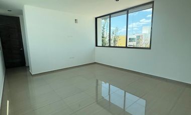 AMPLIA CASA PARA ENTREGA INMEDIATA EN SAN DIEGO CUTZ AL NORTE DE MÉRIDA