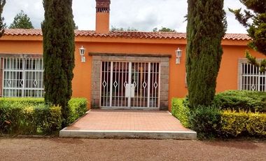 CASA EN UN SOLO NIVEL CERCA DE LOS ENCINOS