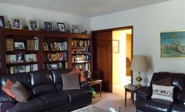 CASA EN UN SOLO NIVEL CERCA DE LOS ENCINOS