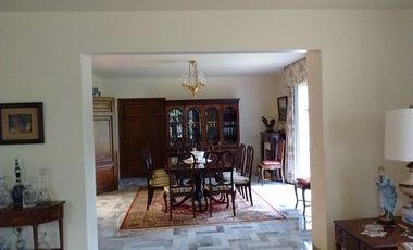 CASA EN UN SOLO NIVEL CERCA DE LOS ENCINOS