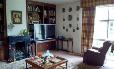 CASA EN UN SOLO NIVEL CERCA DE LOS ENCINOS