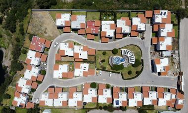 Hermosa Casa en Venta en Balvanera (Villa Toscana) Amplias Áreas Verdes