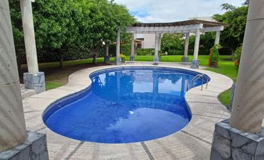 Hermosa Casa en Venta en Balvanera (Villa Toscana) Amplias Áreas Verdes