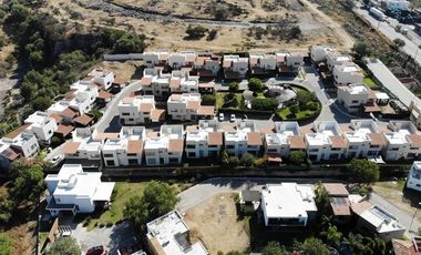 Hermosa Casa en Venta en Balvanera (Villa Toscana) Amplias Áreas Verdes