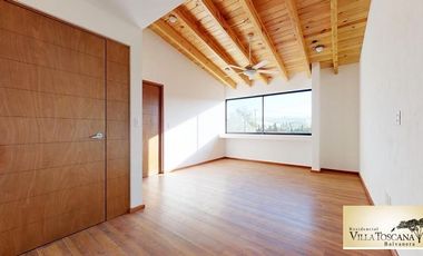 Hermosa Casa en Venta en Balvanera (Villa Toscana) Amplias Áreas Verdes