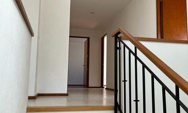 Hermosa Casa en Venta en Balvanera (Villa Toscana) Amplias Áreas Verdes