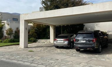 EXCEPCIONAL PROPIEDAD UBICADA EN CHICUREO 1.100 MT2  DE TERRENO , UBICACION EN SECTOR EXCLUSIVO DE CHICUREO , PIEDRA ROJA