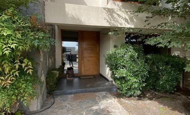 EXCEPCIONAL PROPIEDAD UBICADA EN CHICUREO 1.100 MT2  DE TERRENO , UBICACION EN SECTOR EXCLUSIVO DE CHICUREO , PIEDRA ROJA