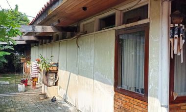 DIJUAL RUMAH TUA HITUNG TANAH  DI JL. MPR CIPETE SELATAN JAKARTA SELATAN