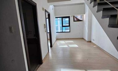 2 BR Loft Type condo for Sale in The Fort Residences BGC Taguig