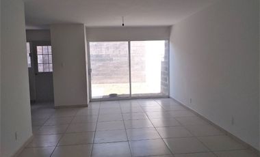 CASA EN RENTA ZONA INDUSTRIAL  LOS LAGOS WTC Y MILLENIUM LA PILA SLP