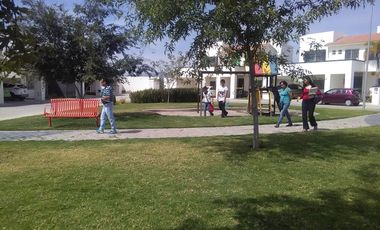 CASA EN RENTA ZONA INDUSTRIAL  LOS LAGOS WTC Y MILLENIUM LA PILA SLP