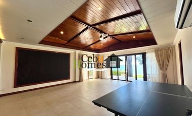 Three Bedrooms Beach Villa in Coral Point