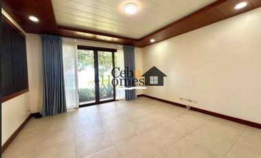 Three Bedrooms Beach Villa in Coral Point