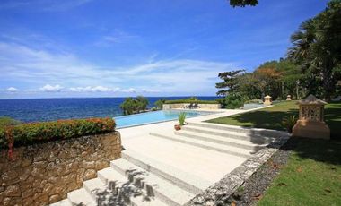 Three Bedrooms Beach Villa in Coral Point