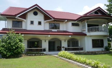 Rush Sale: 7=bedroom furnished  house with a big garden, for sale in a resort subdivision - Mactan, Cebu