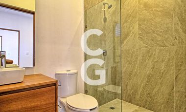 Casa en Venta en Cancun en Residencial Lagos del Sol con Alberca y Jardin