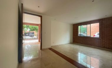 Casa Multifamiliar en Arriendo, Villa Campestre