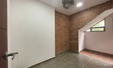 Casa Multifamiliar en Arriendo, Villa Campestre