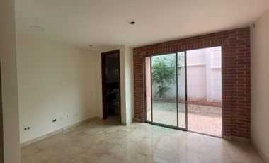 Casa Multifamiliar en Arriendo, Villa Campestre