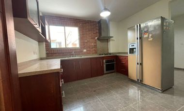 Casa Multifamiliar en Arriendo, Villa Campestre