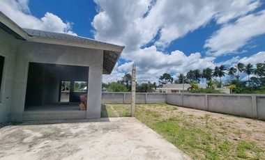 บ้านเดี่ยวกว้างขวาง สไตล์โมเดิร์น 3 ห้องนอน 2 ห้องน้ำ วิวภูเขา บรรยากาศธรรมชาติ ก่อสร้างเสร็จแล้ว 90% อ.ขนอม จ.นครศรีธรรมราช