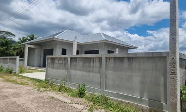 บ้านเดี่ยวกว้างขวาง สไตล์โมเดิร์น 3 ห้องนอน 2 ห้องน้ำ วิวภูเขา บรรยากาศธรรมชาติ ก่อสร้างเสร็จแล้ว 90% อ.ขนอม จ.นครศรีธรรมราช