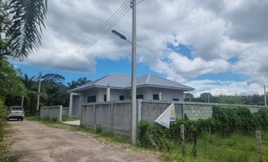 บ้านเดี่ยวกว้างขวาง สไตล์โมเดิร์น 3 ห้องนอน 2 ห้องน้ำ วิวภูเขา บรรยากาศธรรมชาติ ก่อสร้างเสร็จแล้ว 90% อ.ขนอม จ.นครศรีธรรมราช