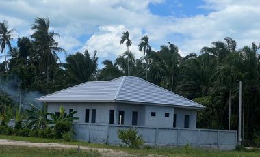 บ้านเดี่ยวกว้างขวาง สไตล์โมเดิร์น 3 ห้องนอน 2 ห้องน้ำ วิวภูเขา บรรยากาศธรรมชาติ ก่อสร้างเสร็จแล้ว 90% อ.ขนอม จ.นครศรีธรรมราช