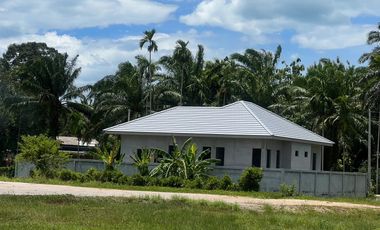 บ้านเดี่ยวกว้างขวาง สไตล์โมเดิร์น 3 ห้องนอน 2 ห้องน้ำ วิวภูเขา บรรยากาศธรรมชาติ ก่อสร้างเสร็จแล้ว 90% อ.ขนอม จ.นครศรีธรรมราช