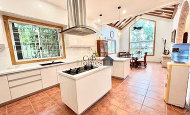 Five Bedrooms House with Pool Near Cebu International School in Talamban