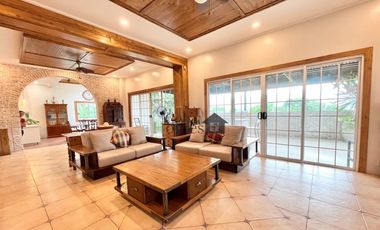 Five Bedrooms House with Pool Near Cebu International School in Talamban