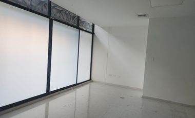 ALQUILO OFICINA EN CENTRO COMERCIAL CHIPICHAPE