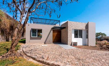CASAS EN CHAPALA JALISCO, CONSTRUIDAS EN UNA SOLA PLANTA, CON ROOF GARDEN Y VISTA HACIA LA LAGUNA!
