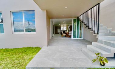 CASA A ESTRENAR! EN CHAPALA JALISCO, CONSTRUIDA EN UNA SOLA PLANTA, CON ROOF GARDEN Y VISTA HACIA LA LAGUNA!