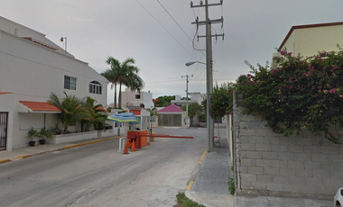 Casa en fracc a 10 minutos de la playa, Cancun