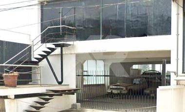 LOCAL COMERCIAL DE 232 METROS