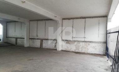 LOCAL COMERCIAL DE 232 METROS