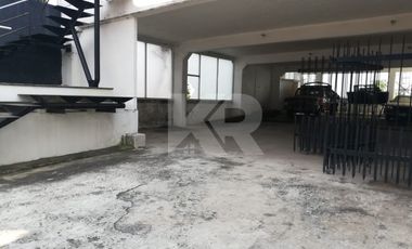 LOCAL COMERCIAL DE 232 METROS