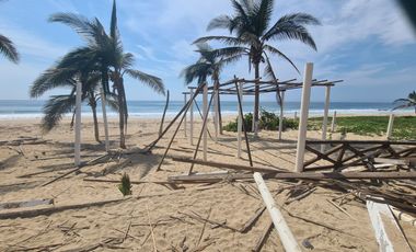 EN VENTA TERRENO BALNEARIO CON FRENTE DE PLAYA EN ACAPULCO PIE DE LA CUESTA LUCES E EL MAR