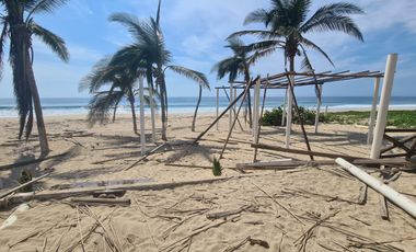EN VENTA TERRENO BALNEARIO CON FRENTE DE PLAYA EN ACAPULCO PIE DE LA CUESTA LUCES E EL MAR